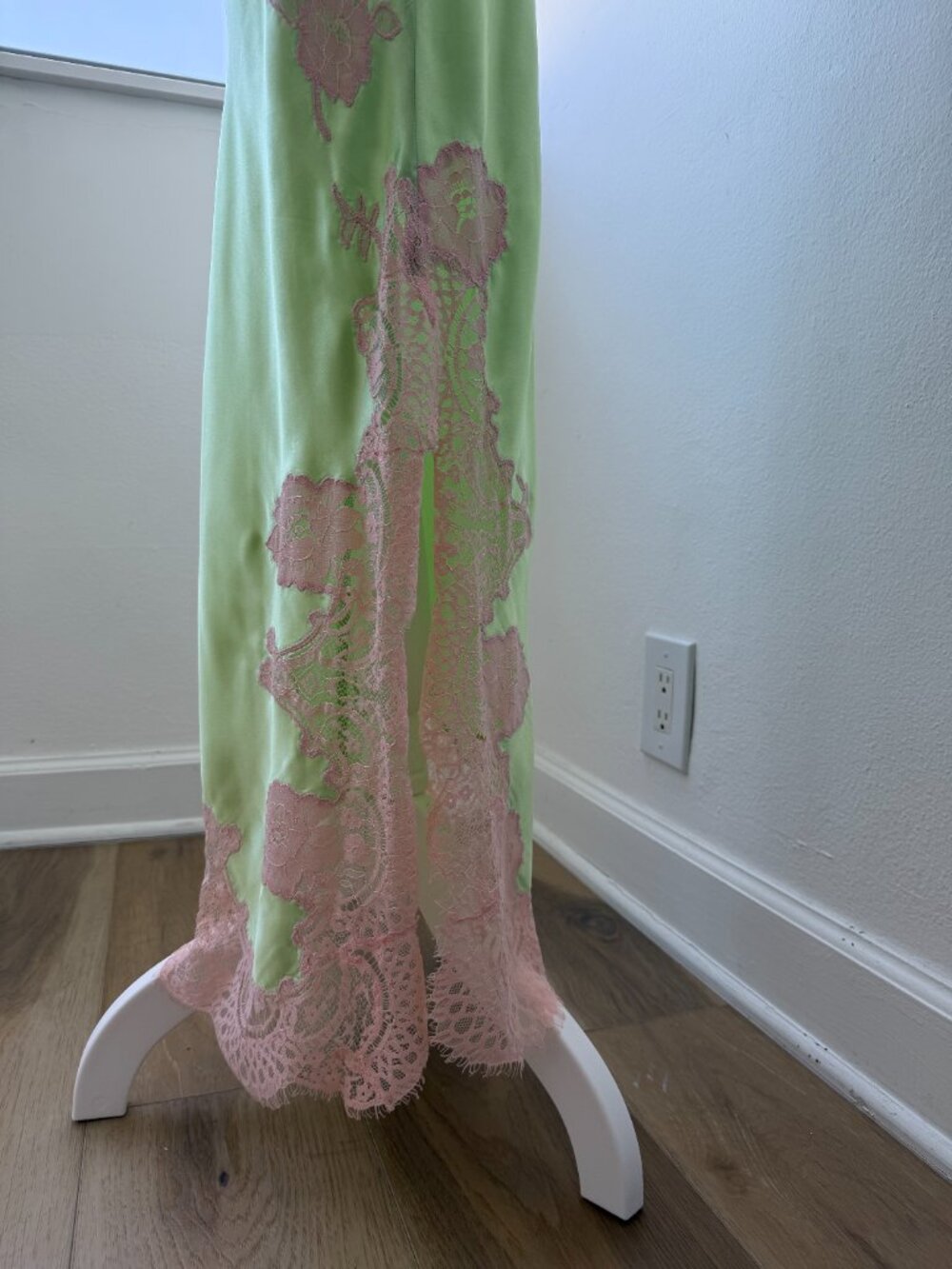 Alice and Olivia green and pink slip lace dress size 2 - Picture 3 of 3